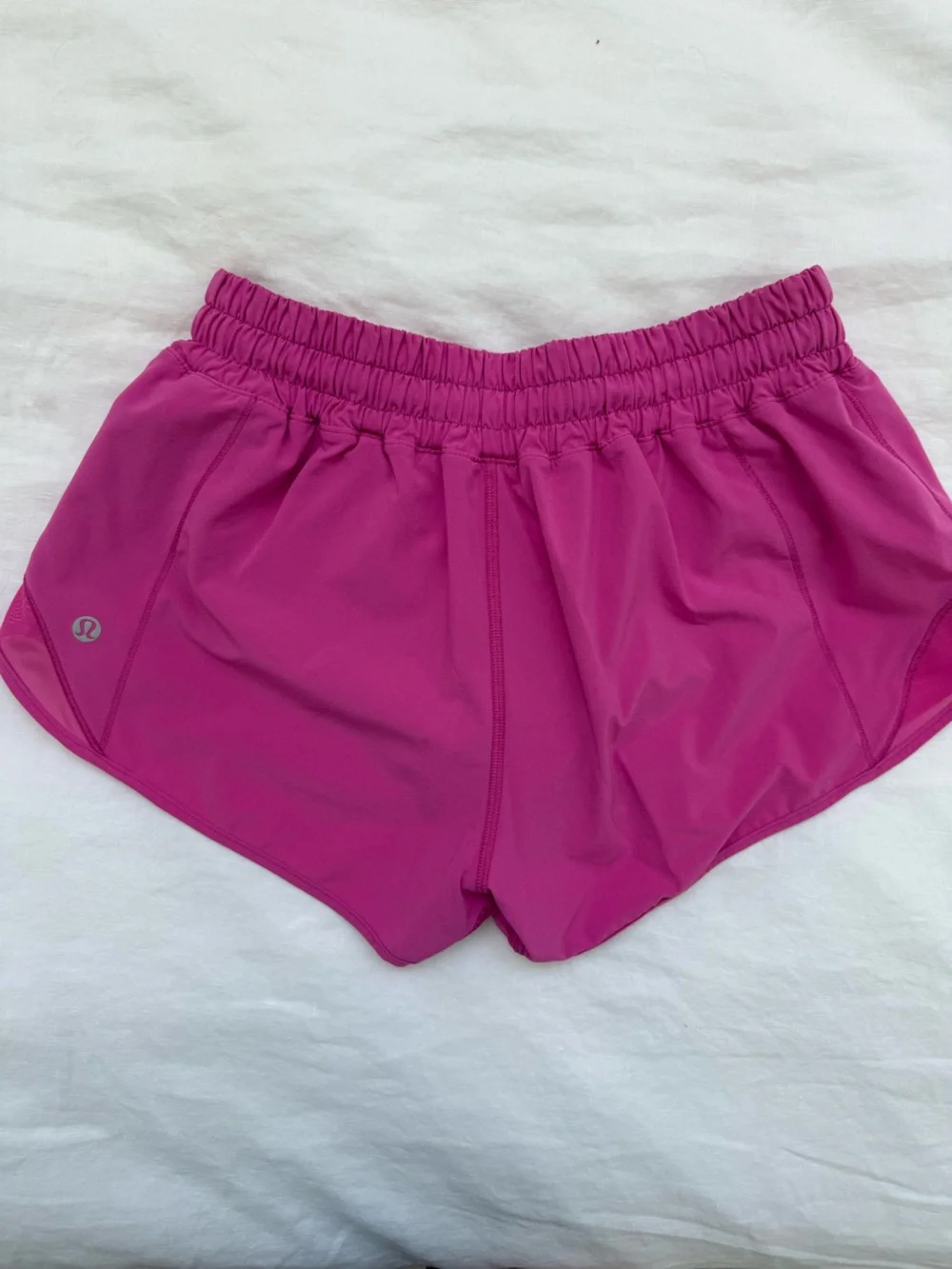 Lululemon Hotty Hot 2.5” low-rise short💕